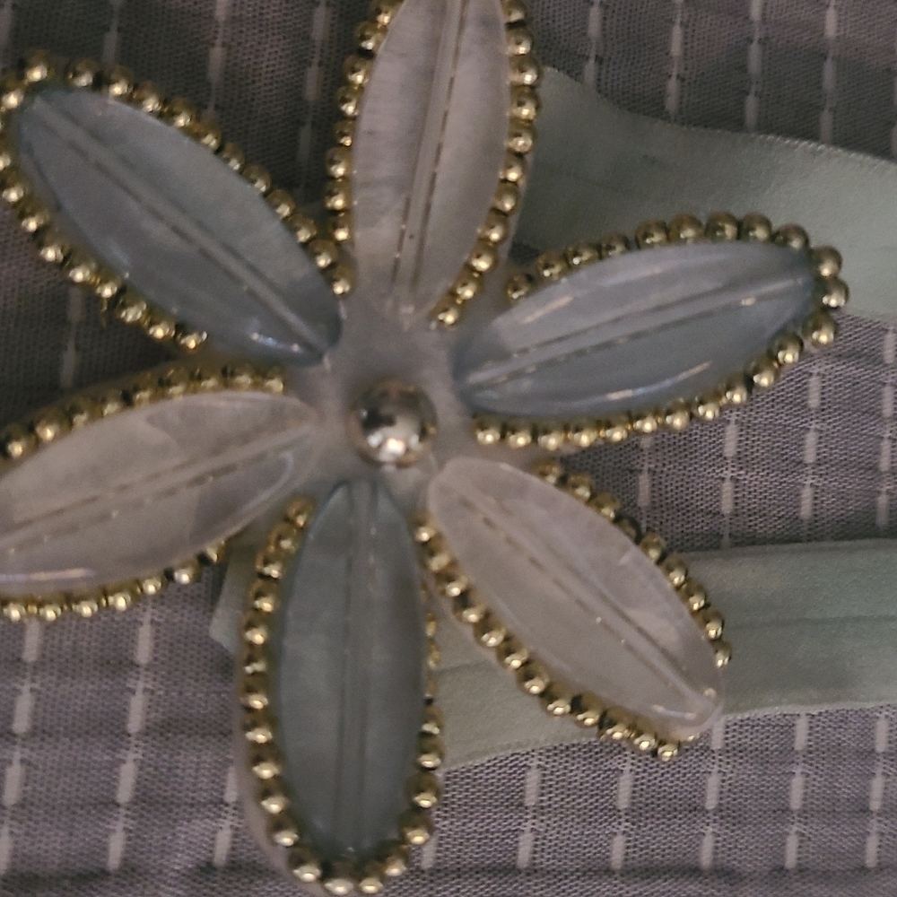 Beautiful headband - Picture 2 of 3